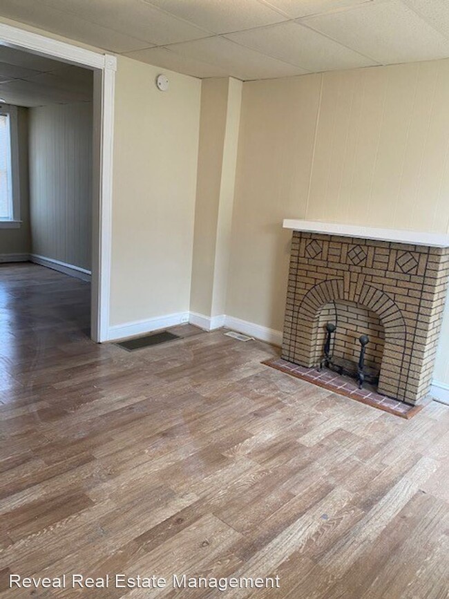 Building Photo - 2 br, 1 bath House - 30 N Abington Ave.