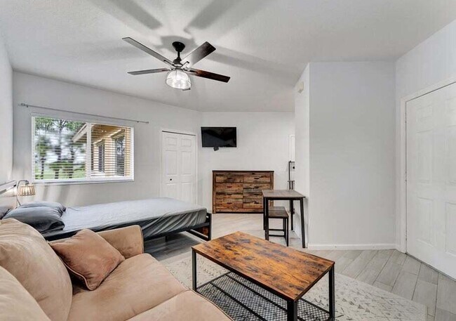 Building Photo - 8914 Sandshot Ct