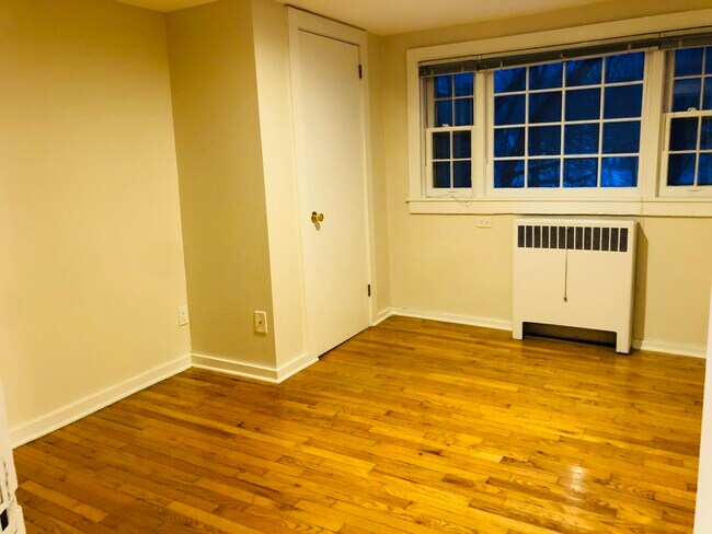 Foto del edificio - 40 Clinton Hollow Rd