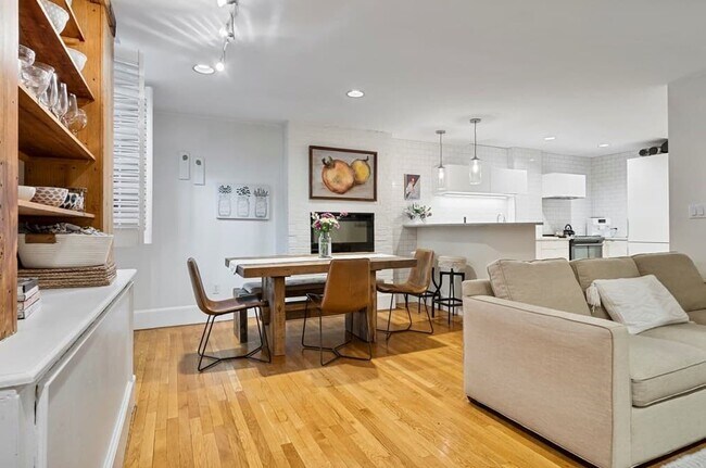 Building Photo - 73 Marlborough St