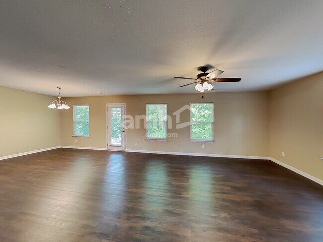 Building Photo - 1300 Cathedral Rock Ct