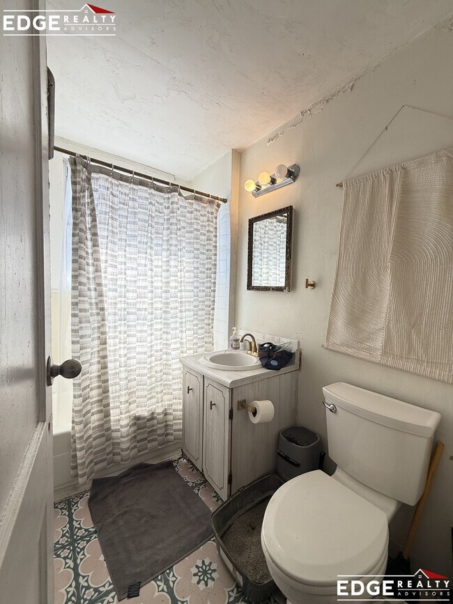 Building Photo - 1742 Commonwealth Ave