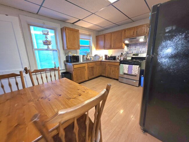 Building Photo - 27 Parker Hill Ave