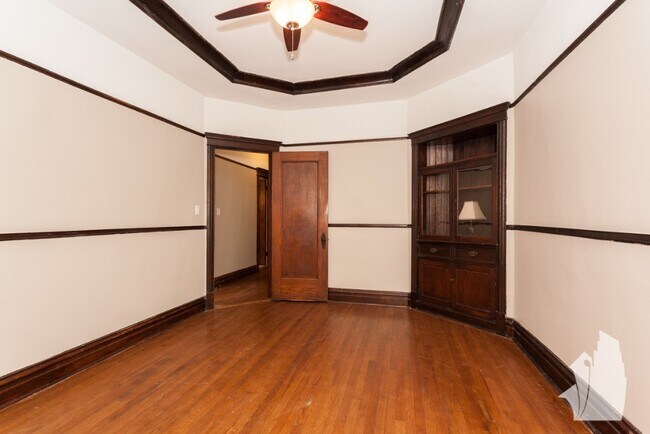 Foto del edificio - 1043 W Dakin St