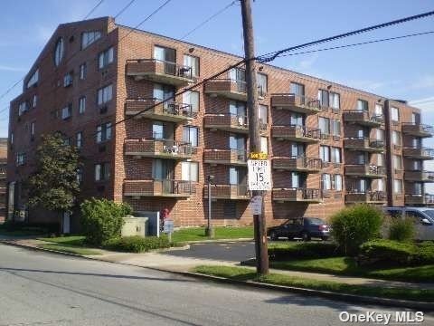 Primary Photo - 750 W Broadway