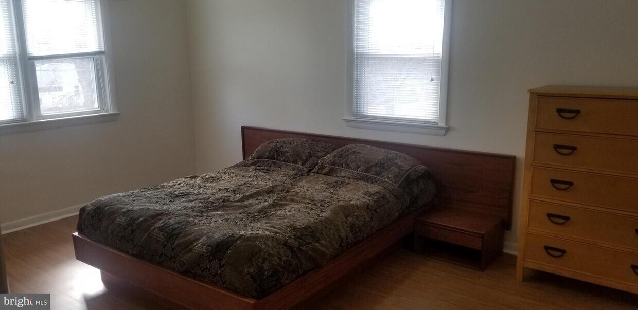 Primary Photo - 120 N Edgewood Dr