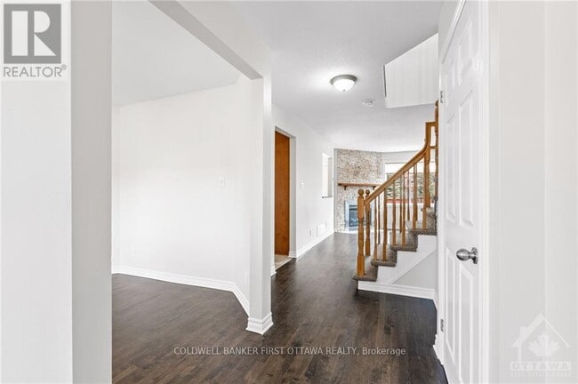 Building Photo - 7 Robarts Crescent
