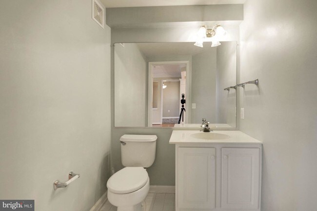 Foto del edificio - 1405 Roundhouse Ln