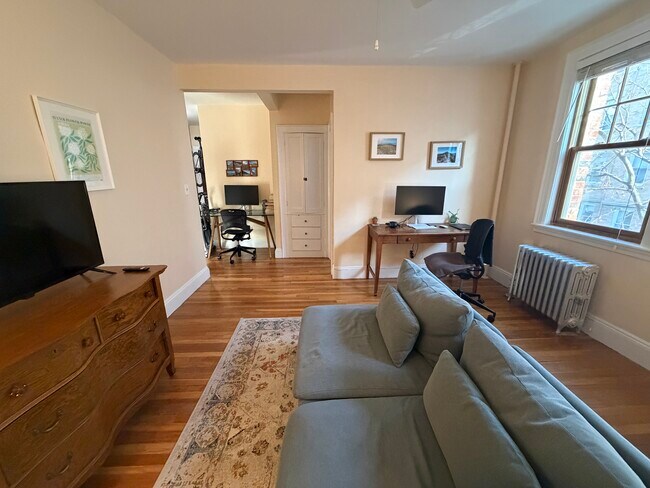 Building Photo - 48 Strathmore Rd