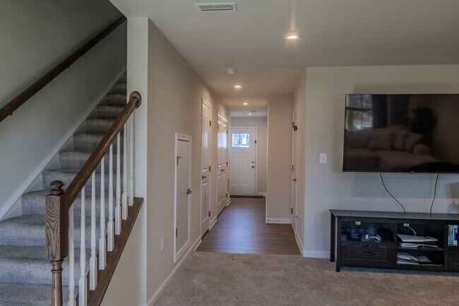 Foto del edificio - 8679 Stevenson Ln
