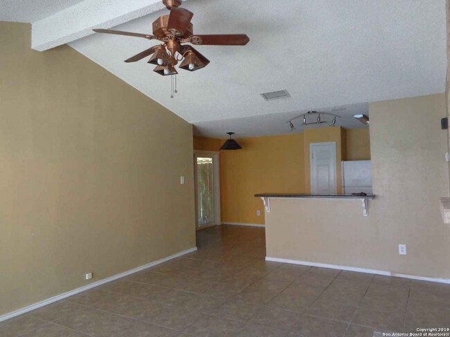 Building Photo - 719 Garden Meadow Dr