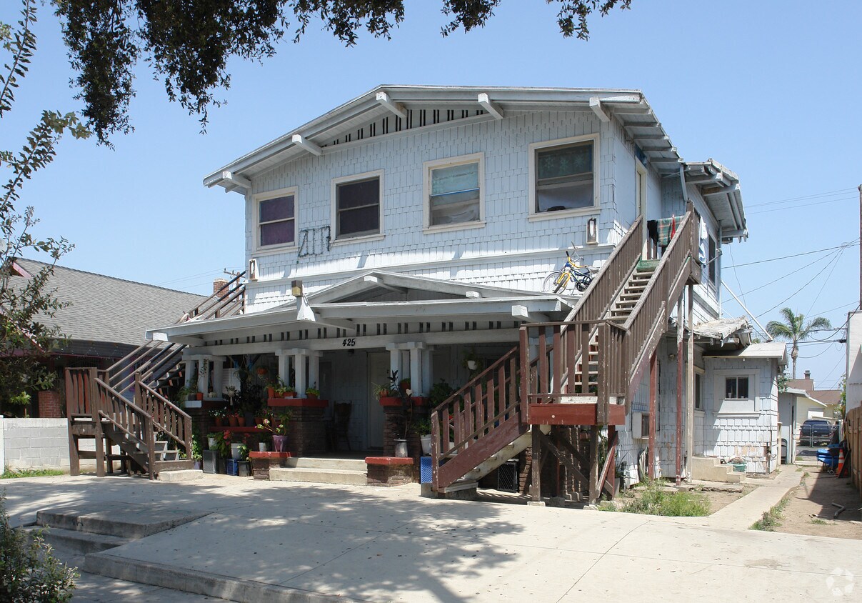 Building Photo - 425 S Birch St