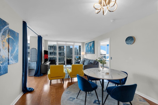 Photo du bâtiment - 208 Queens Quay W