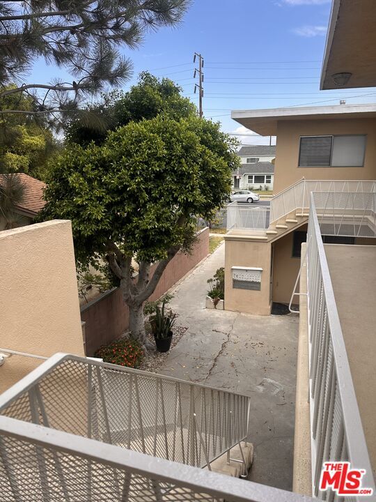 Foto del edificio - 5411 S Centinela Ave
