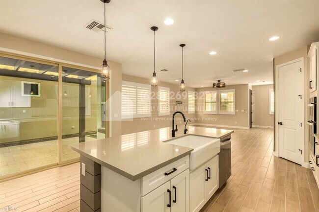 Building Photo - 3 br, 2.5 bath House - 4513 S Montana Drive -