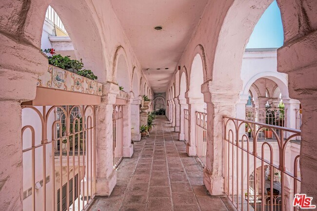 Foto del edificio - 6220 Pacific Ave