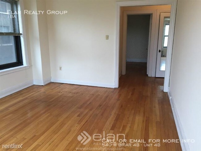 Foto del edificio - ICM (540 W BRIAR 4B)