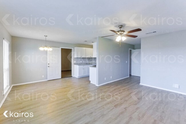 Building Photo - 12508 Spring Branch