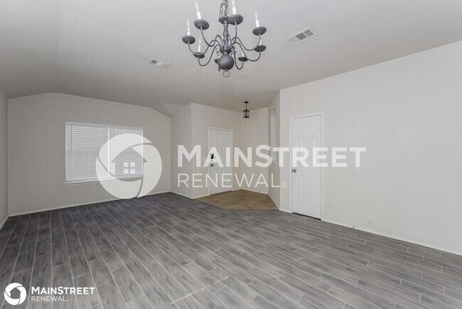 Foto del edificio - 8425 Asheville Ln