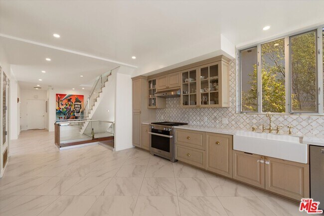 Building Photo - 8317 Delgany Ave