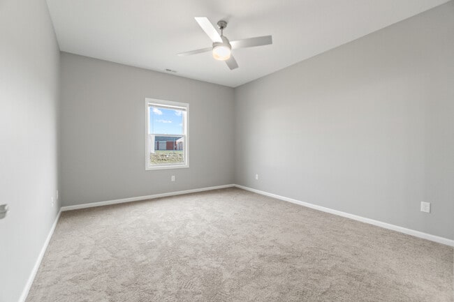 Building Photo - 805 Melody Cir N