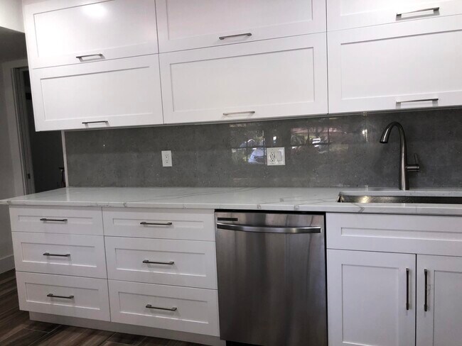 Foto del edificio - 535 Oaks Dr