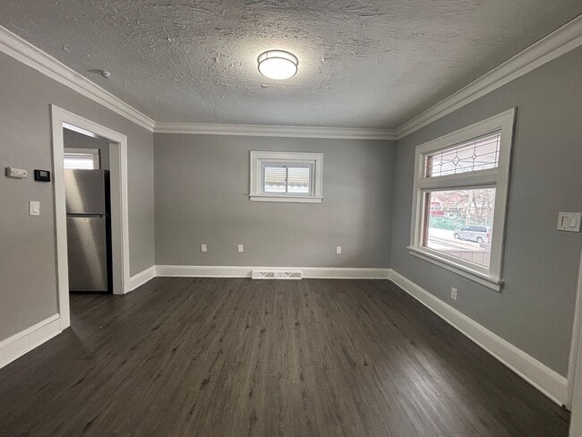 Building Photo - 64th,E.4072