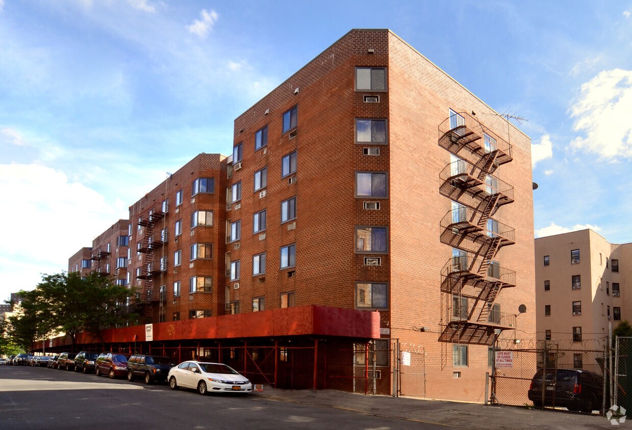 428 E 137th St - 428-456 E 137th St