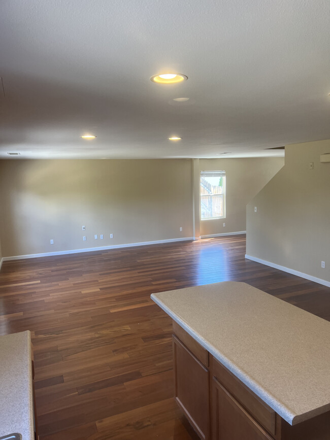 Building Photo - 8870 Sunset Breeze Dr