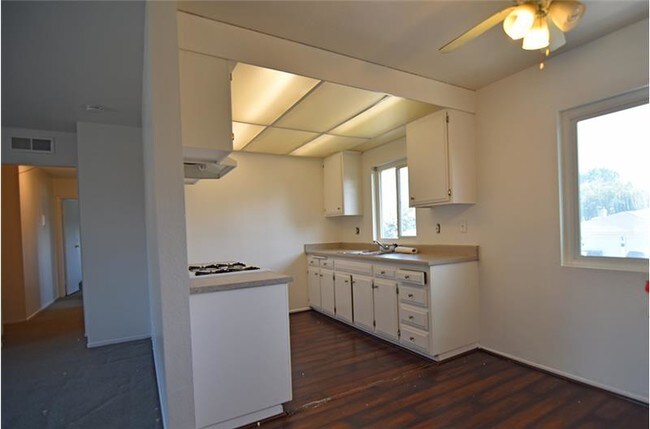 Building Photo - 410 E Blueridge Ave