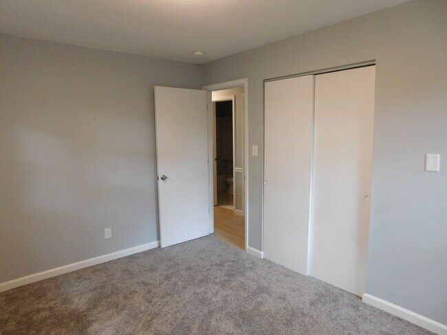 Building Photo - 1334 Hunters Rd