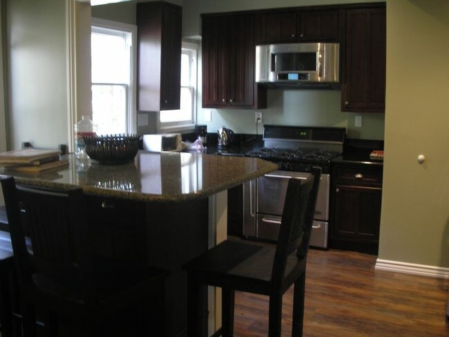 Cocina - 1195 W 28th St