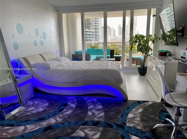 Foto del edificio - 1717 N Bayshore Dr