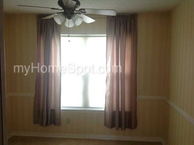 Foto del edificio - 3883 Sail Wind Dr