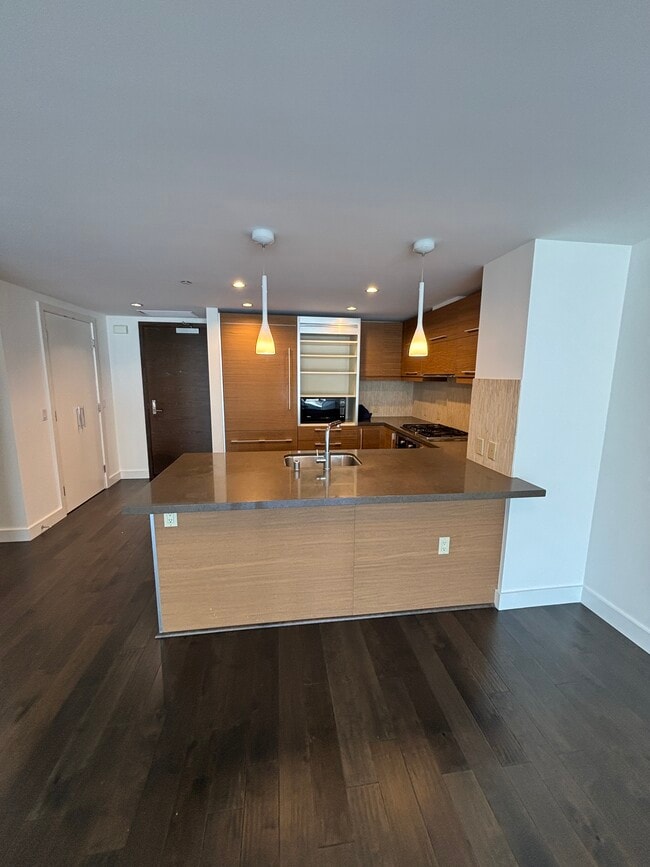 Kitchen - 435 China Basin St