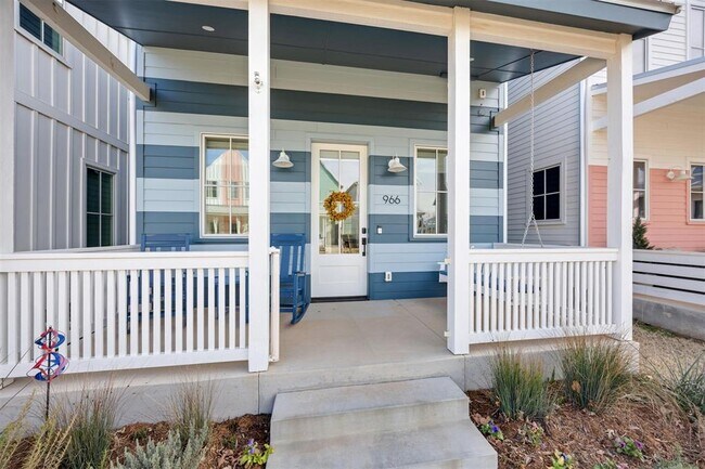 Foto del edificio - 966 Hangar Dr