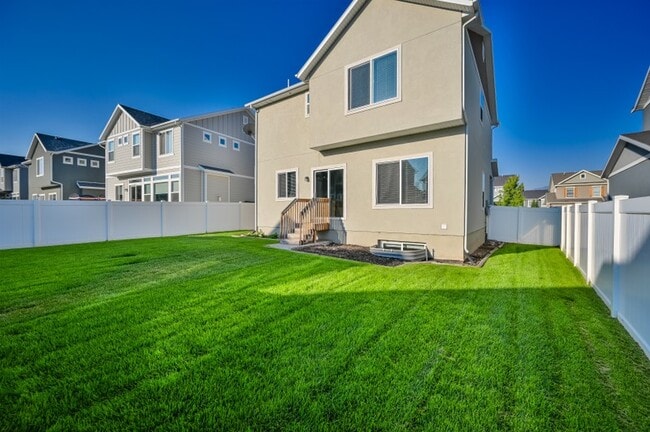 Building Photo - 1113 Meadow Walk Dr