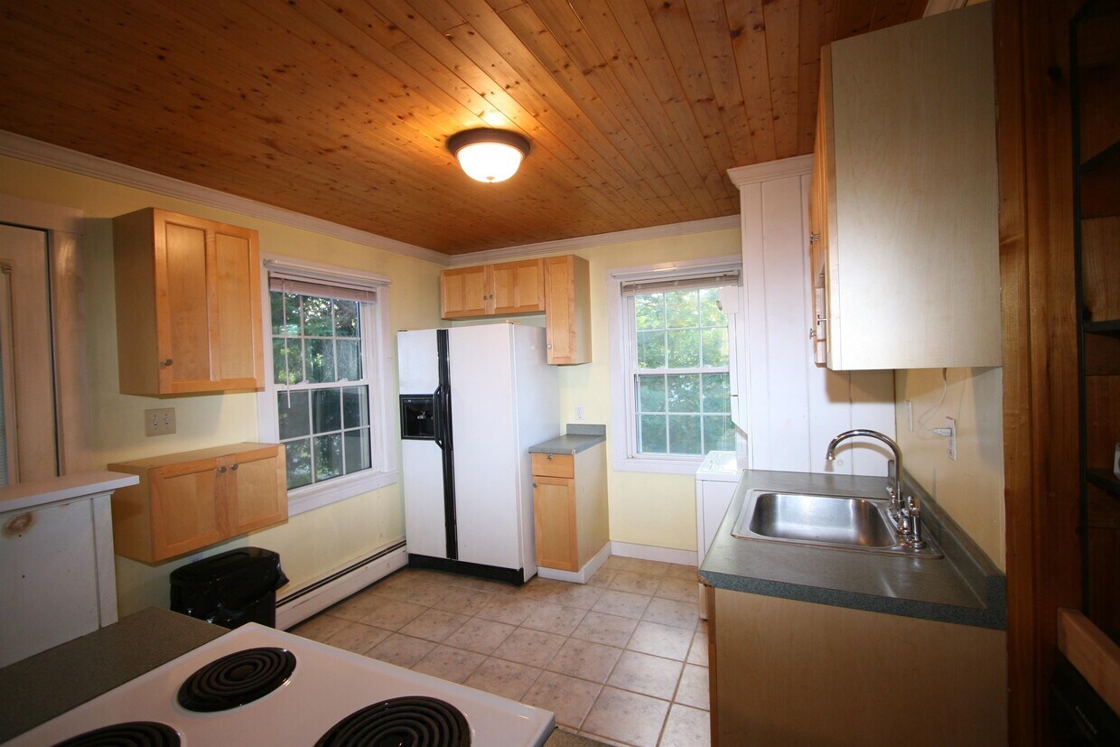 28 Boush St, Kittery, ME 03904 Townhome Rentals in Kittery ME