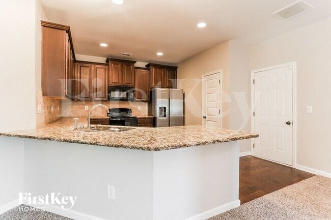 Building Photo - 4247 Sir Dixon Dr