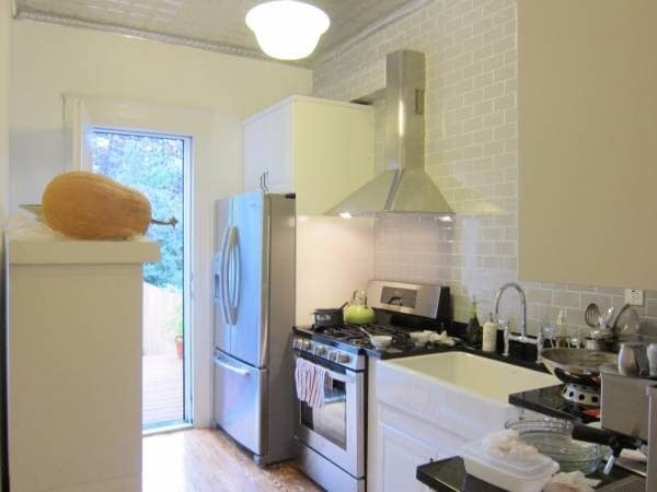 new modern kitchen - 549 Bay Ridge Pky