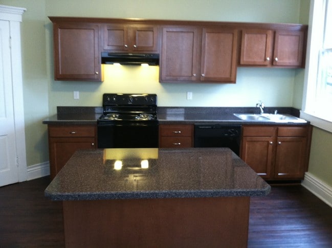 kitchen - 1423 Debarr St
