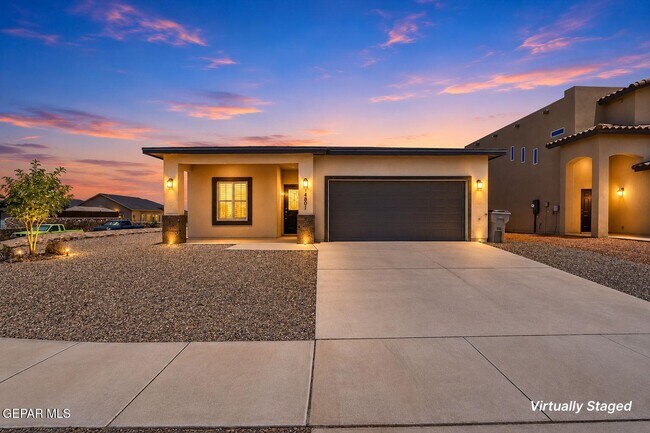 Building Photo - 14801 Mike a Mendoza Ave