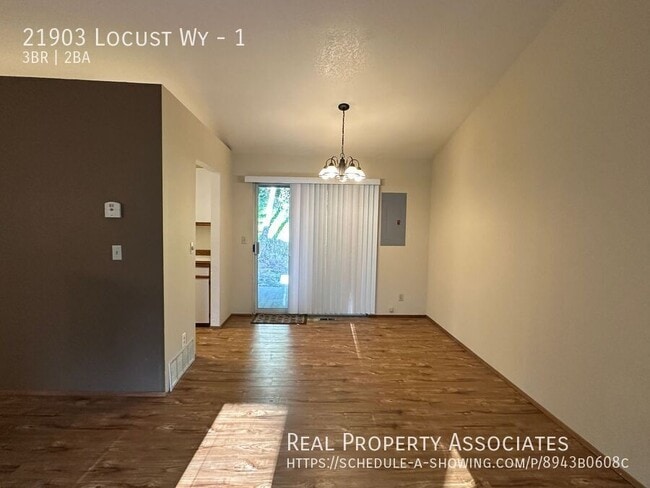 Foto del edificio - 21903 Locust Wy