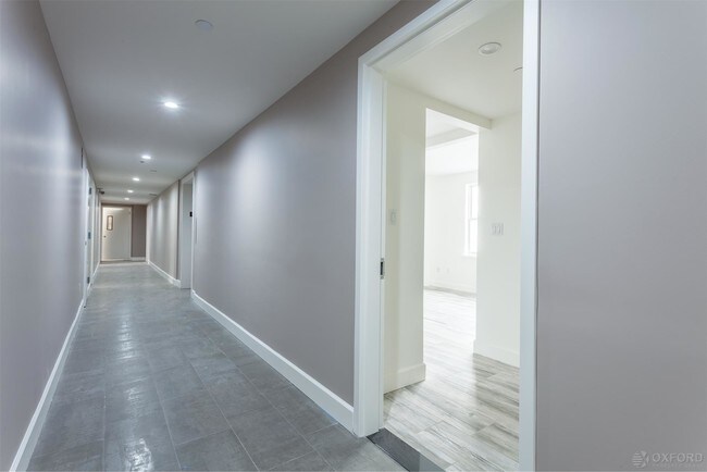 Foto del edificio - 106 Remsen Ave