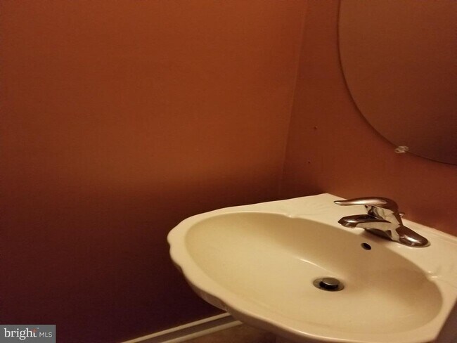 Foto del edificio - 10621 Benchmark Rd