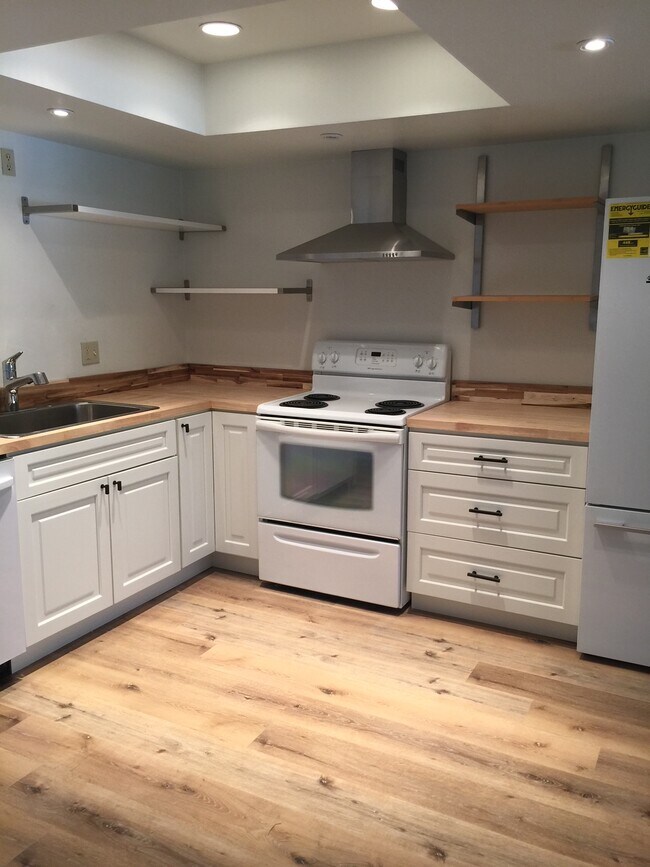 Foto del edificio - 9647 Spyglass Ave