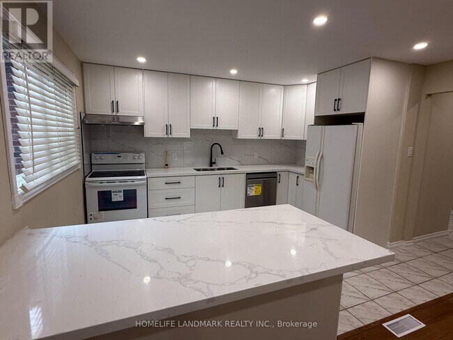 Building Photo - 594 Eiderdown Pl