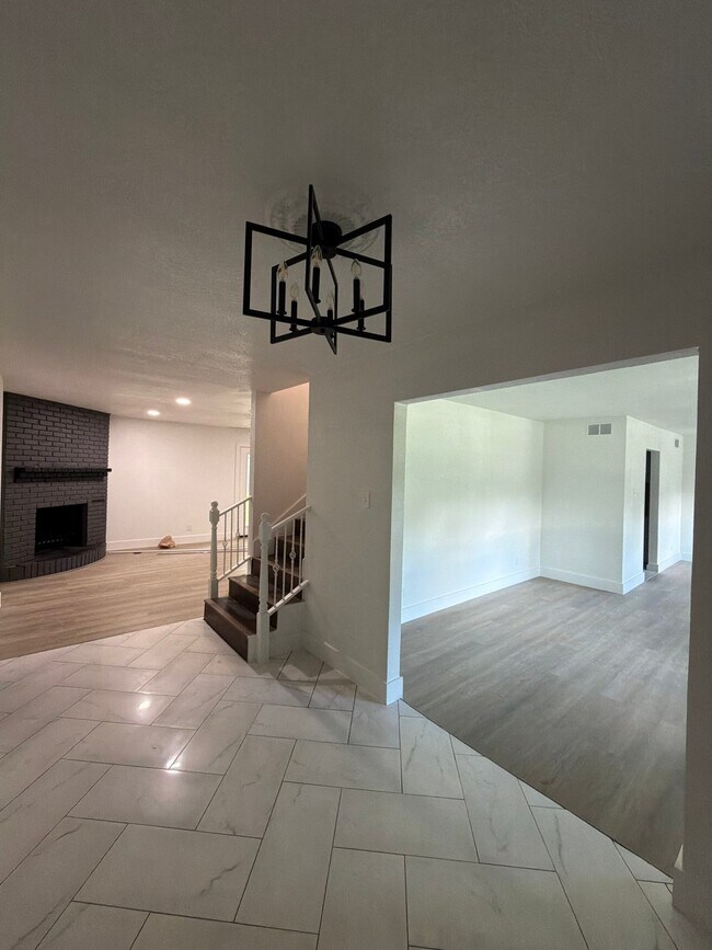 Foto del edificio - 550 Glen Oaks Blvd