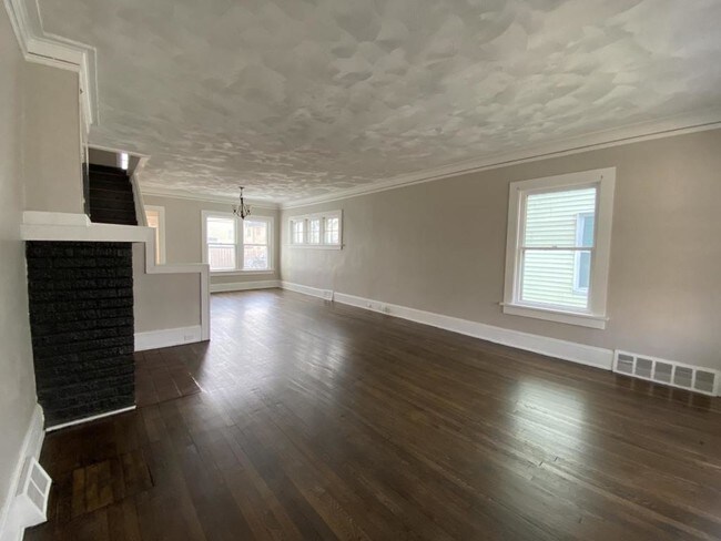Building Photo - 1303 West 106th Street #South