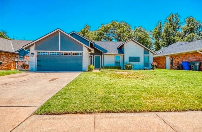 3-Bedroom Home with Spacious Yard in Norman - 3-Bedroom Home with Spacious Yard in Norman